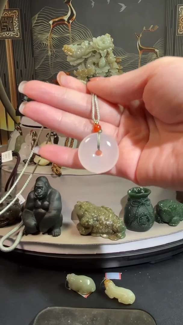 未镶嵌颈饰玛瑙/玉髓挂件