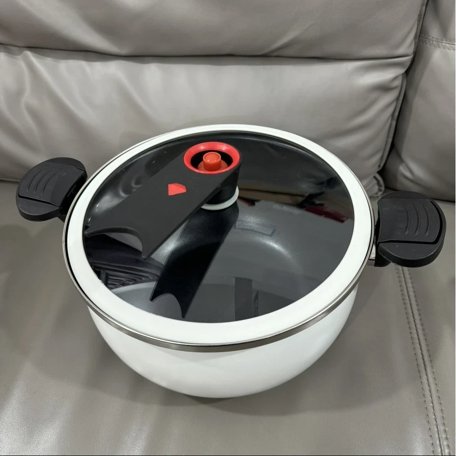 白色微压锅 电器FYX