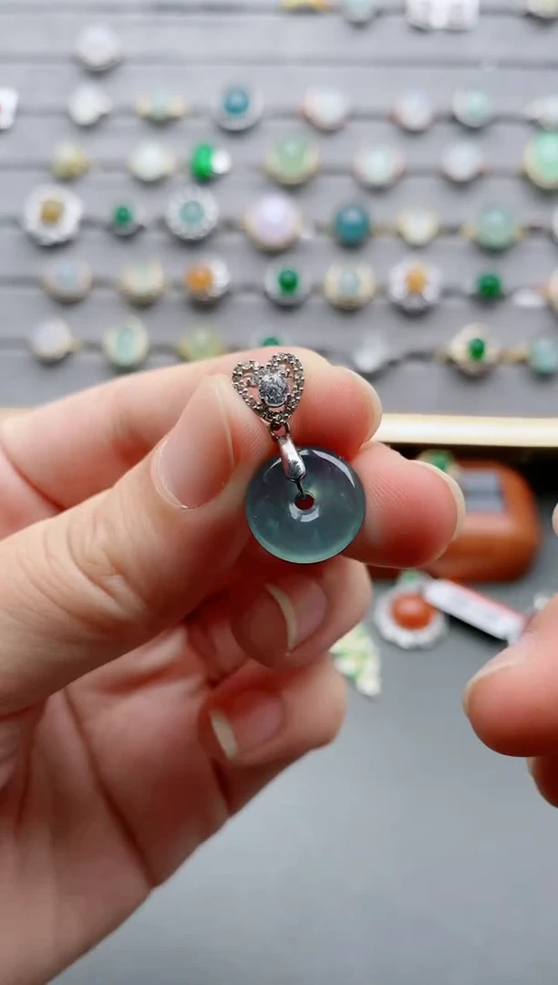 【闪购商品】翡翠颈饰银S925镶嵌一物一证