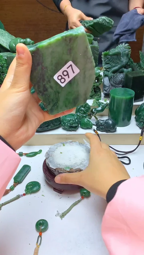 未镶嵌和田玉摆件1
