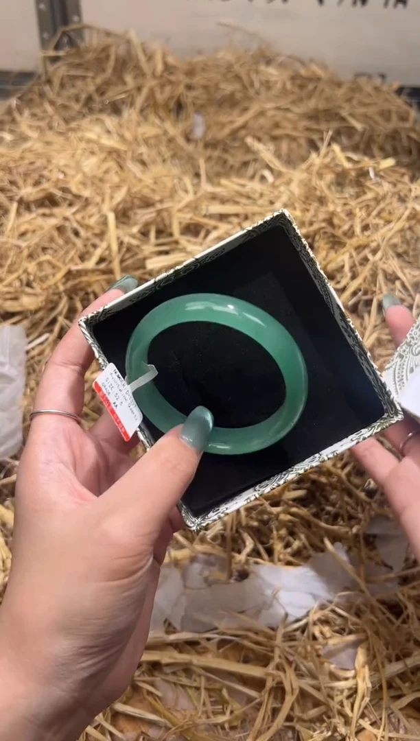 未镶嵌手镯石英质玉D1337B