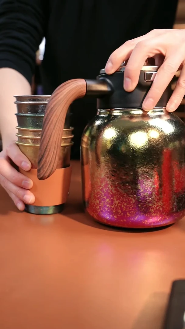 1辉常配 七个纯钛可乐杯（颜色随机）+把把胡 把把壶