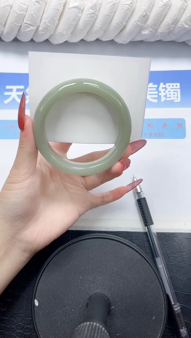 石英质玉手镯未镶嵌80-56