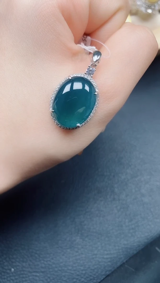 【闪购商品】翡翠吊坠(赠链)银S925镶嵌翡翠