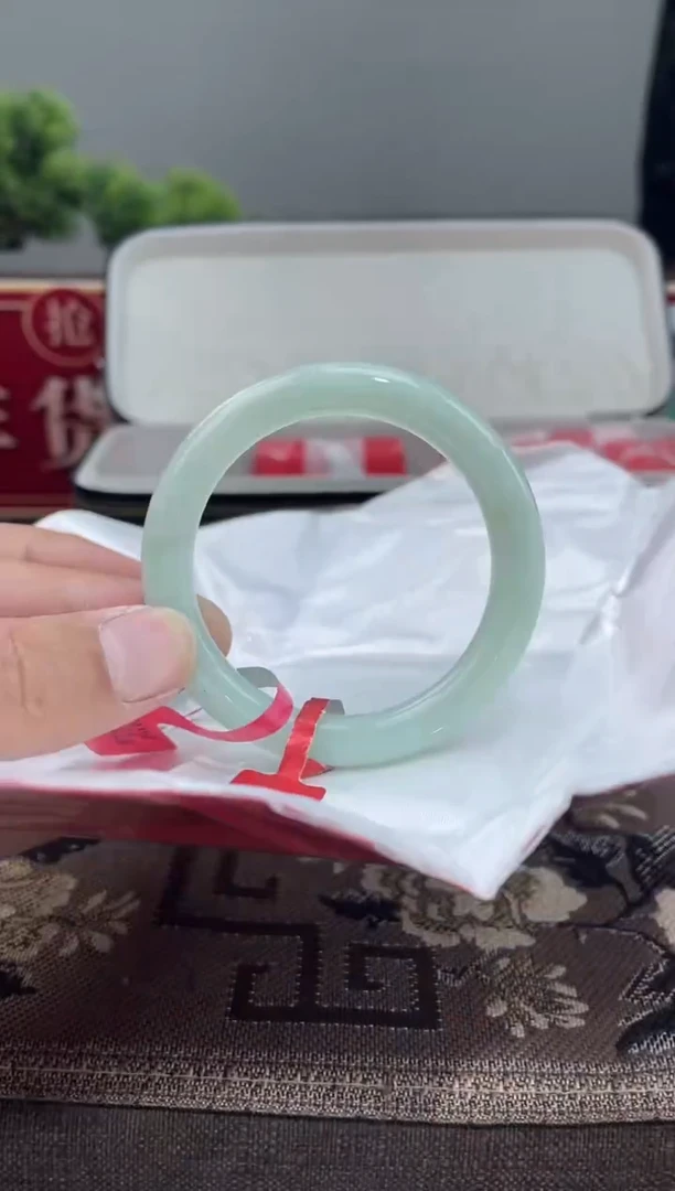 【闪购商品】翡翠手镯未镶嵌手镯9