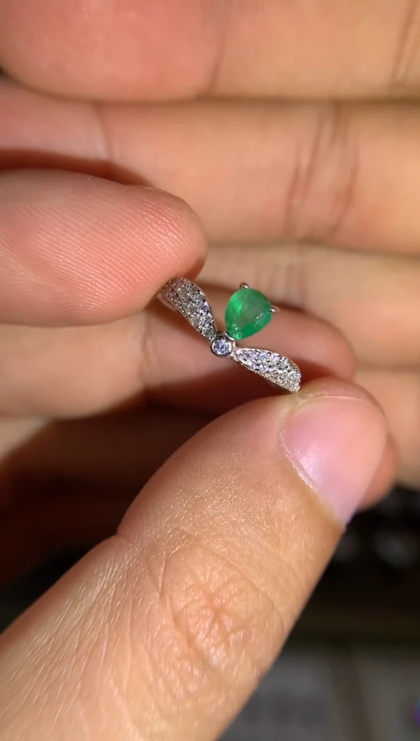 【闪购商品】祖母绿戒指银S925镶嵌天然