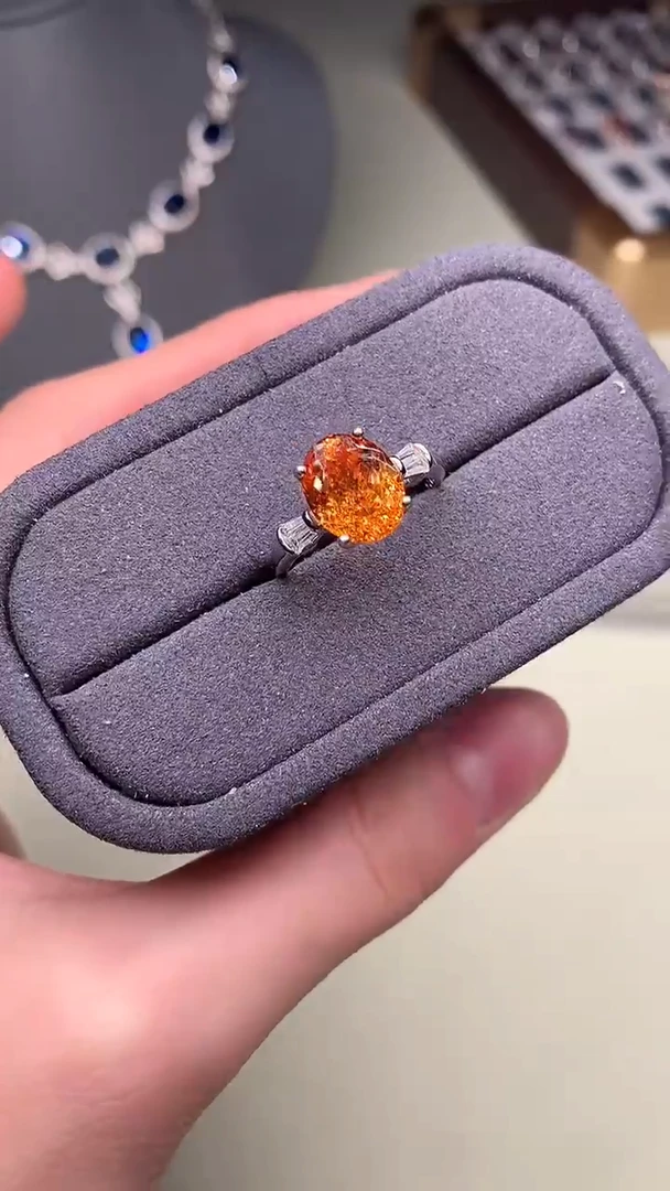 银S925镶嵌戒指石榴石（芬达石）..........