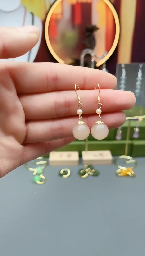 未镶嵌石英质玉（天山翠）耳饰218000