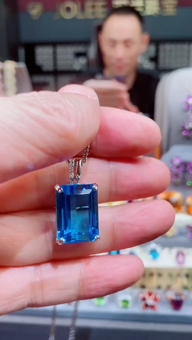 银S925镶嵌托帕石吊坠托帕石吊坠