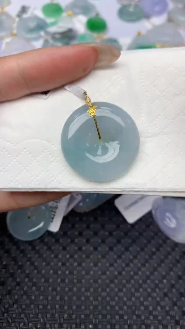 翡翠18K金镶嵌颈饰天然翡翠a货