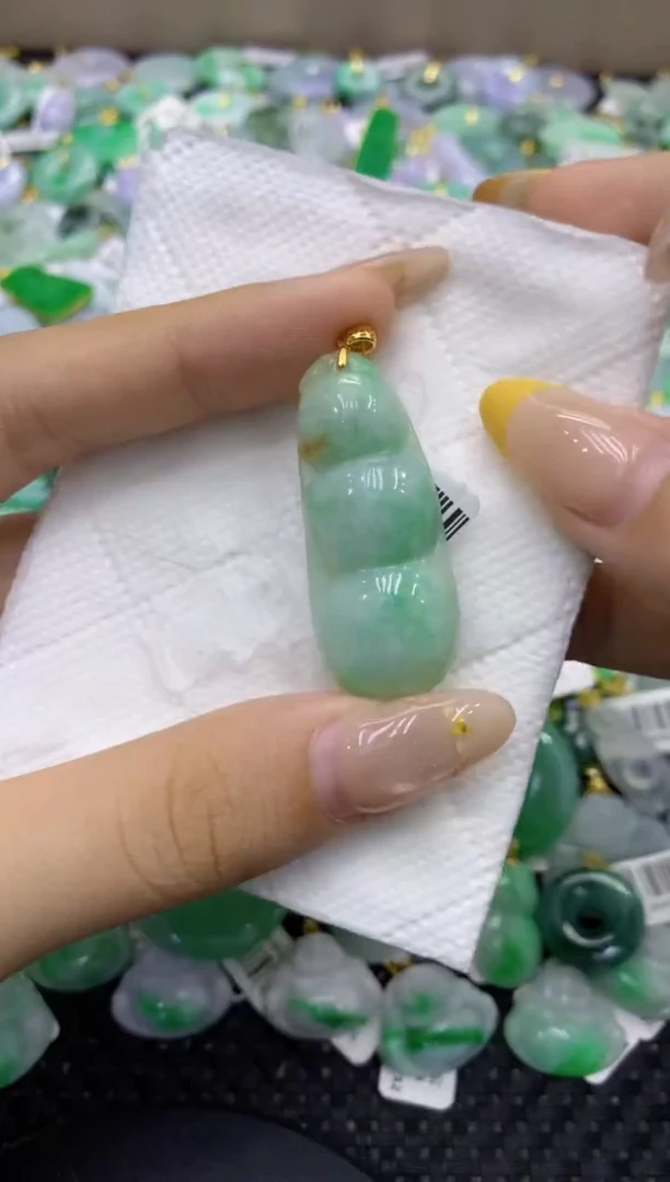 颈饰未镶嵌翡翠天然缅甸翡翠A货