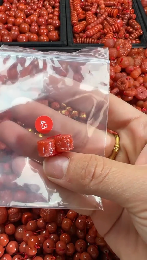 【闪购商品】南红玛瑙颈饰未镶嵌1