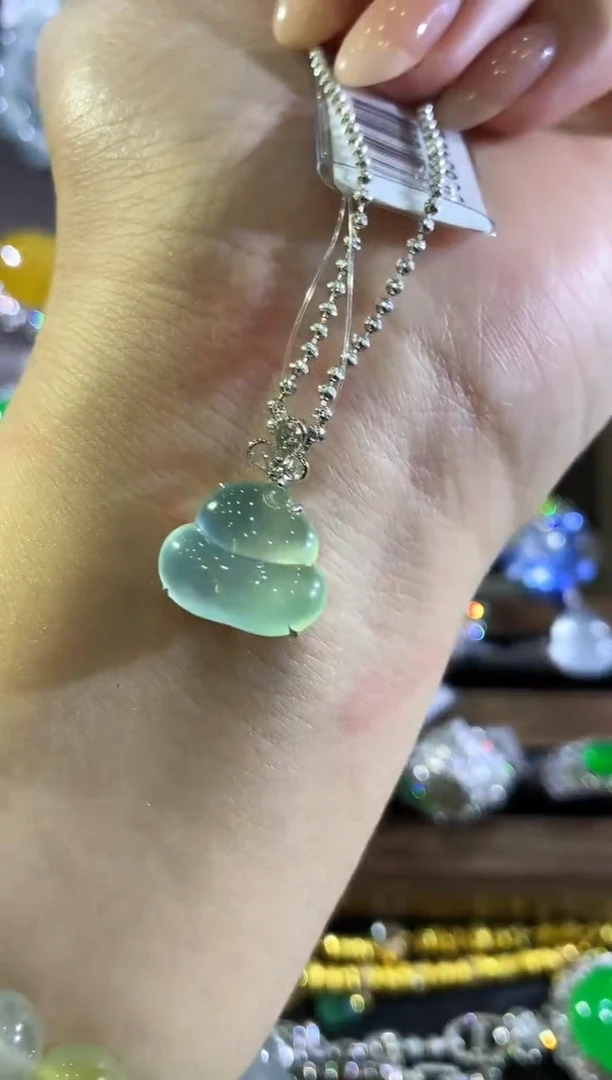 翡翠18K金镶嵌吊坠(不含链)夏日珠宝A180