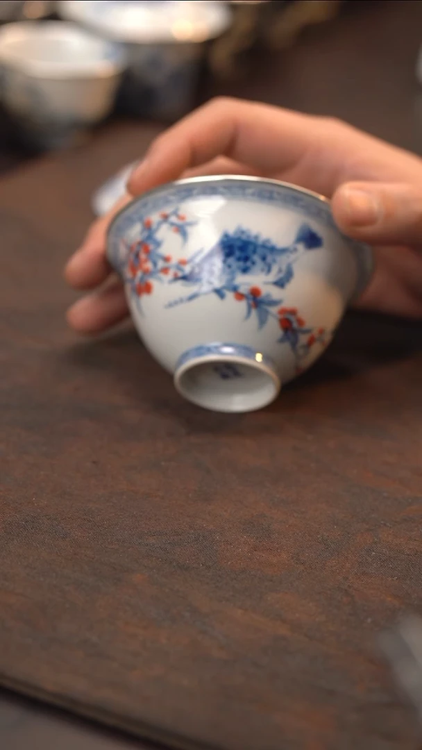 手绘鳜鱼盖碗三包银口釉下五彩