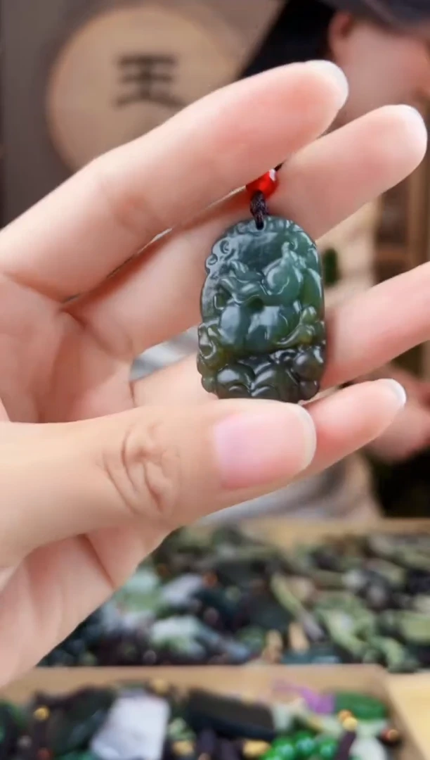 颈饰未镶嵌和田玉拍一发一，多样性发货