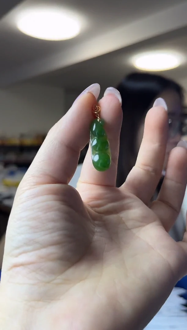 颈饰18K金镶嵌和田玉（多样性发一件）