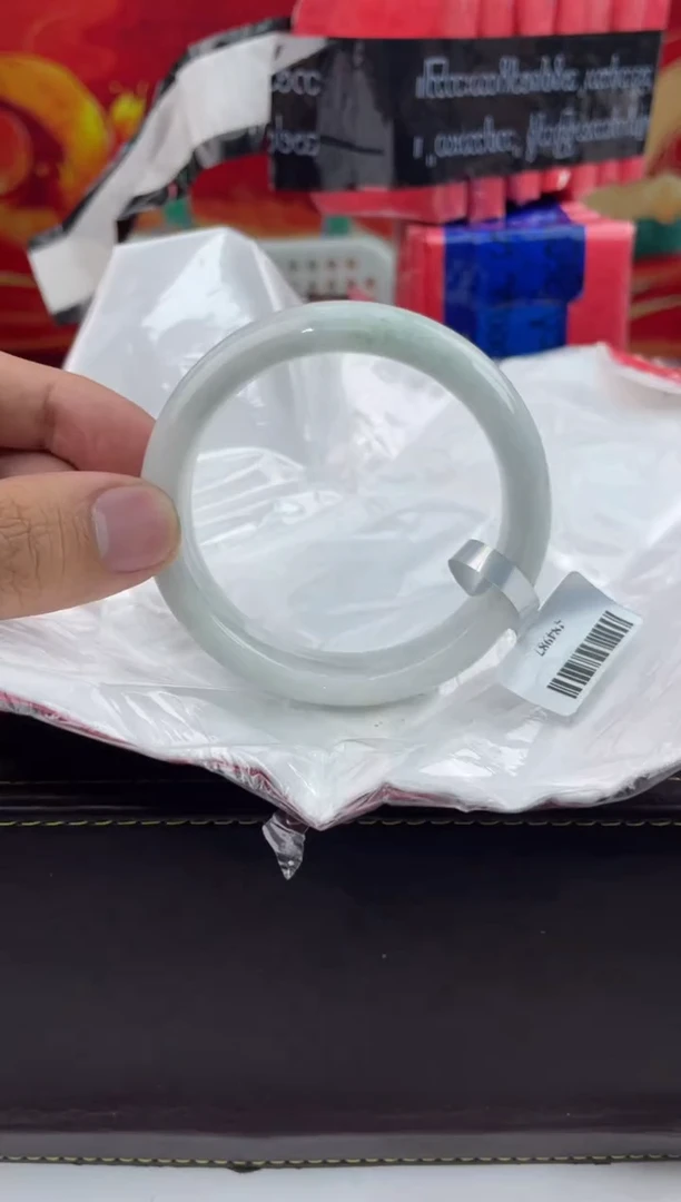 【闪购商品】翡翠手镯未镶嵌5翡翠手镯（微瑕）