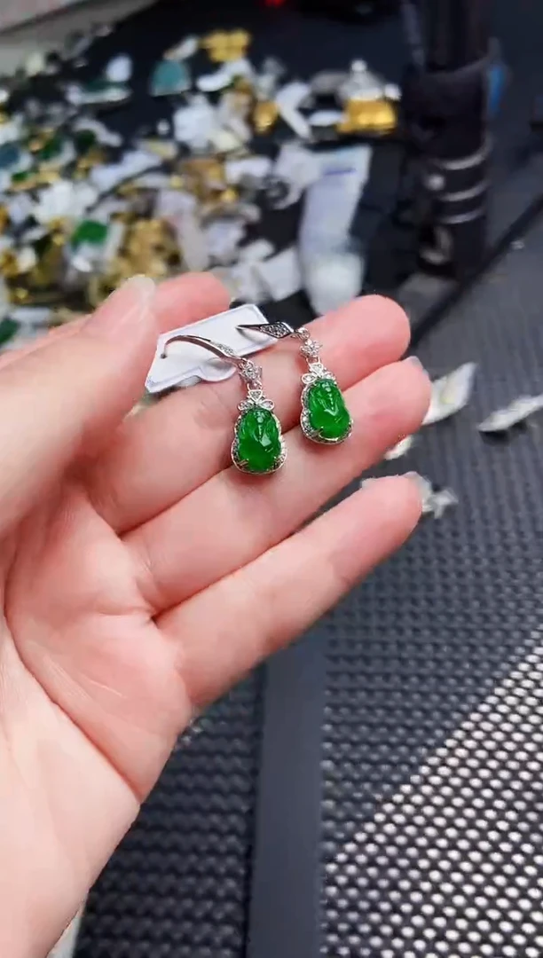 【闪购商品】翡翠耳饰未镶嵌111111111