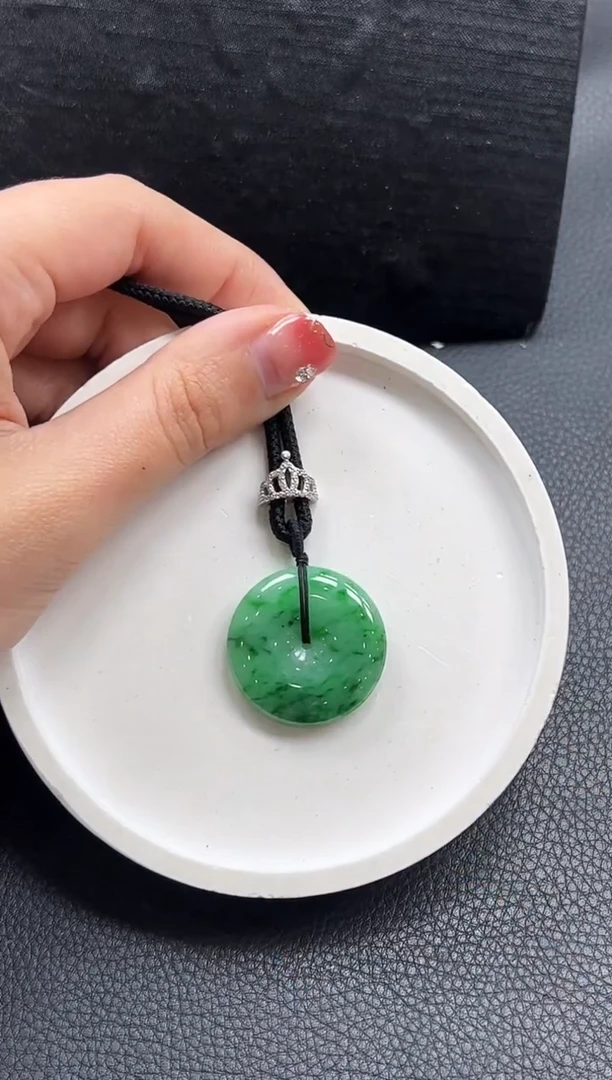 【闪购商品】翡翠颈饰未镶嵌平安扣