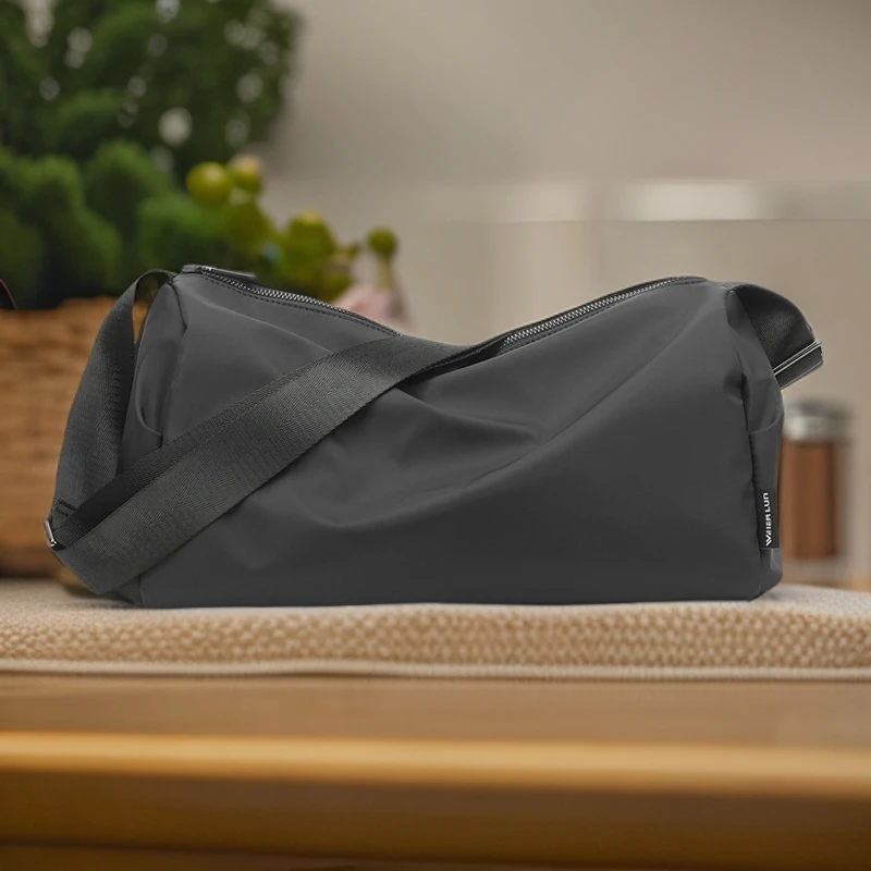 简约潮牌运动休闲单肩包男包斜挎包男士包包尼龙斜跨小背包单肩