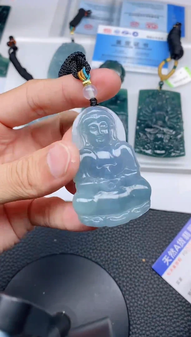 颈饰未镶嵌翡翠    1