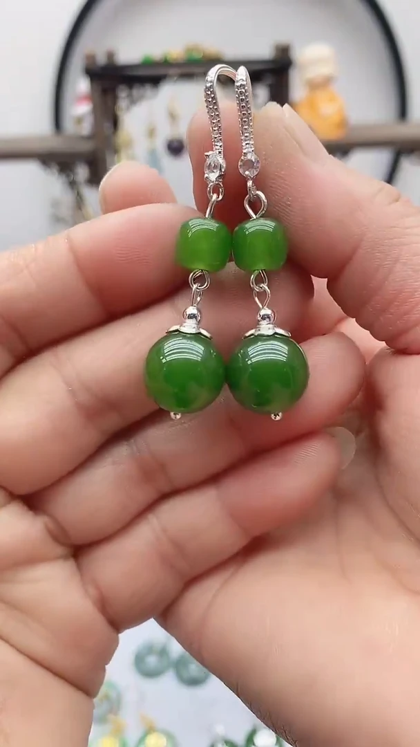 银S925镶嵌石英质玉（天山翠）耳饰741