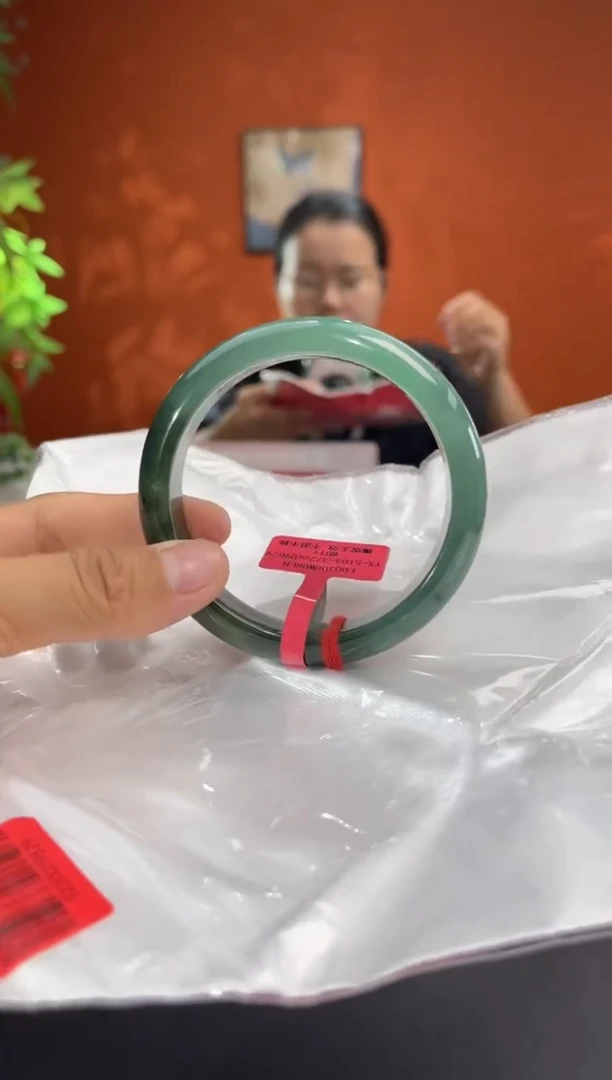未镶嵌手镯翡翠翡翠手镯