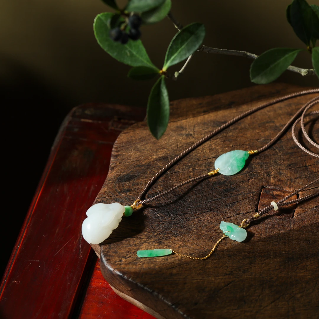 【意婵】天然典藏级老俄料羊脂白玉玉兔项链18K金翡翠-908961