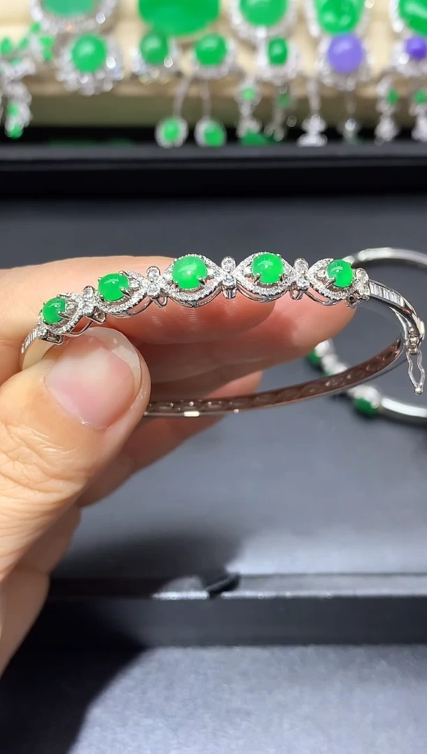 18K金镶嵌手镯翡翠510-中国好珍宝