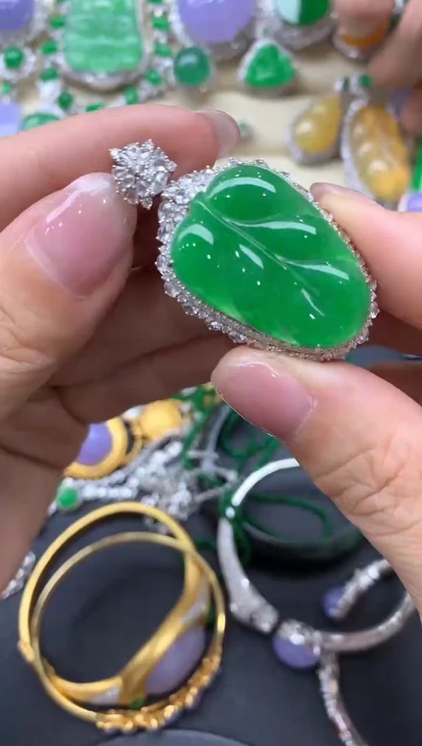 【闪购商品】翡翠颈饰18K金镶嵌511-中国好珍宝