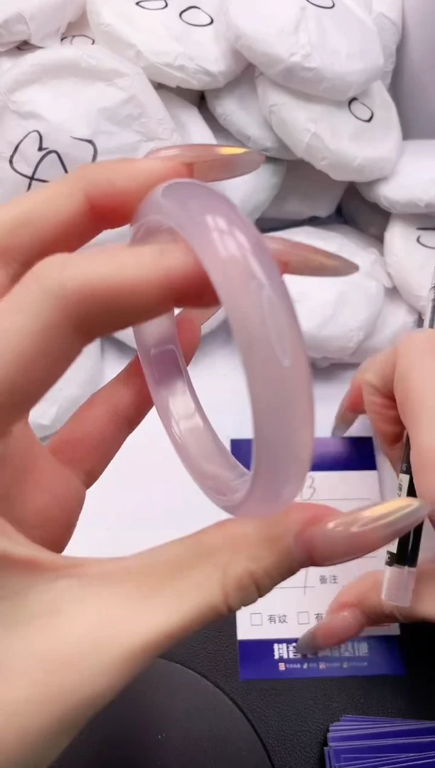 【闪购商品】石英质玉手镯未镶嵌7K313-57