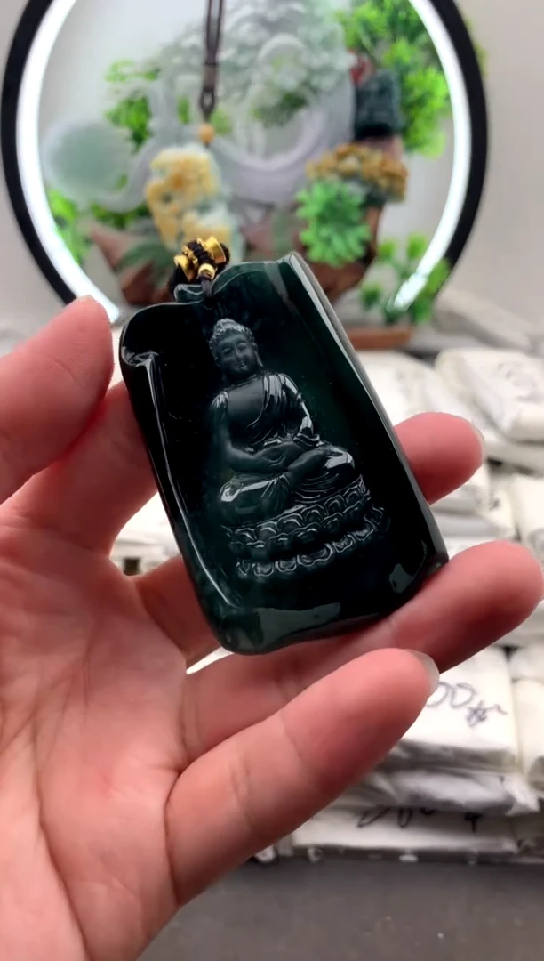 【闪购商品】翡翠颈饰未镶嵌大日如来