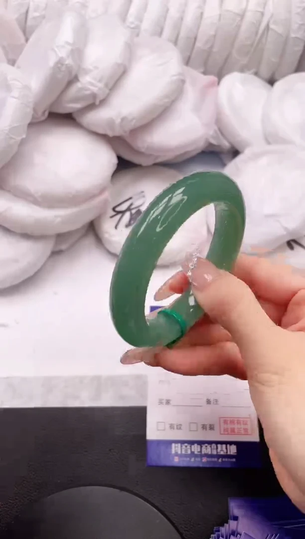 【闪购商品】石英质玉手镯未镶嵌25K130-54