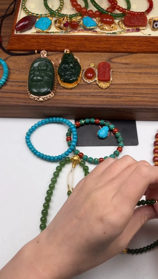 18K金镶嵌和田玉挂件天**～手串