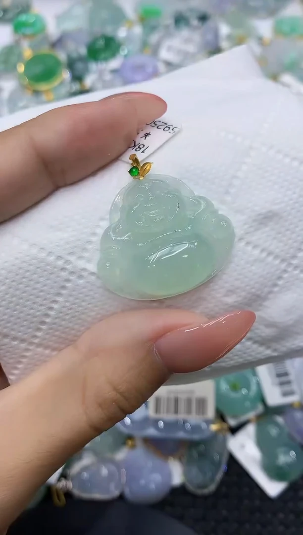颈饰18K金镶嵌翡翠111111111111