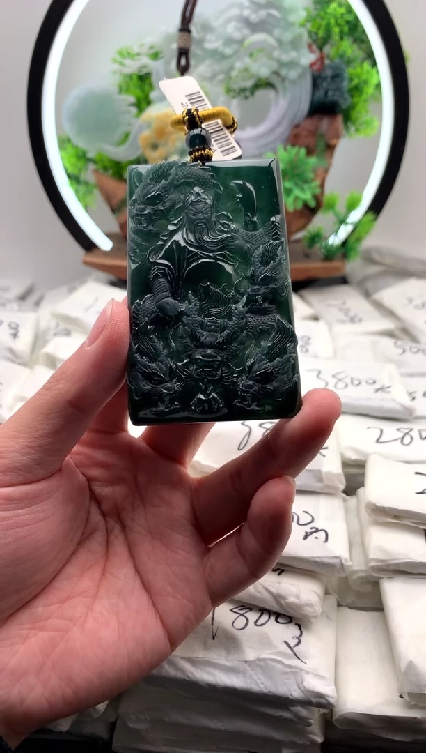 【闪购商品】翡翠颈饰未镶嵌关公