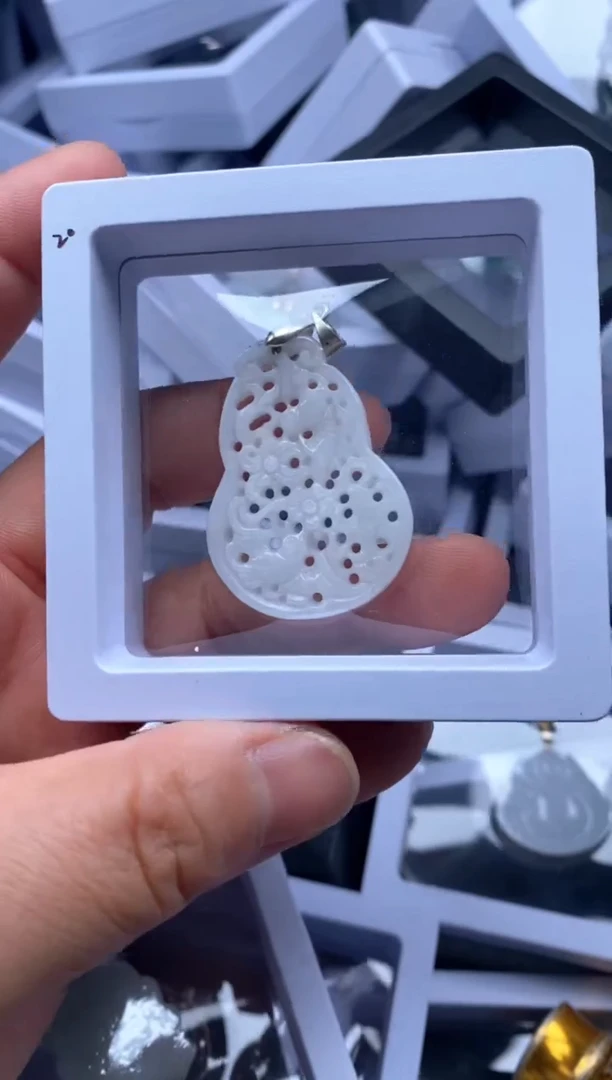 【闪购商品】翡翠吊坠(不含链)未镶嵌38797