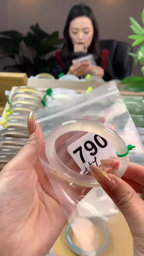 【闪购商品】玛瑙/玉髓手镯未镶嵌790