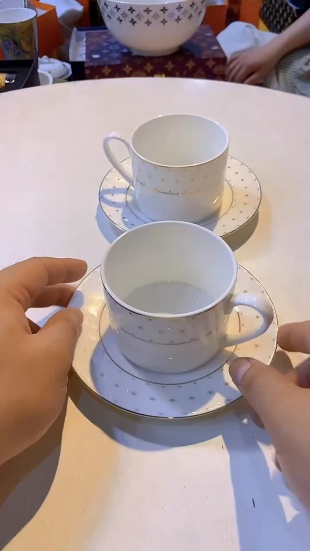 杯鸿辉家品牌瓷器，京东包邮！