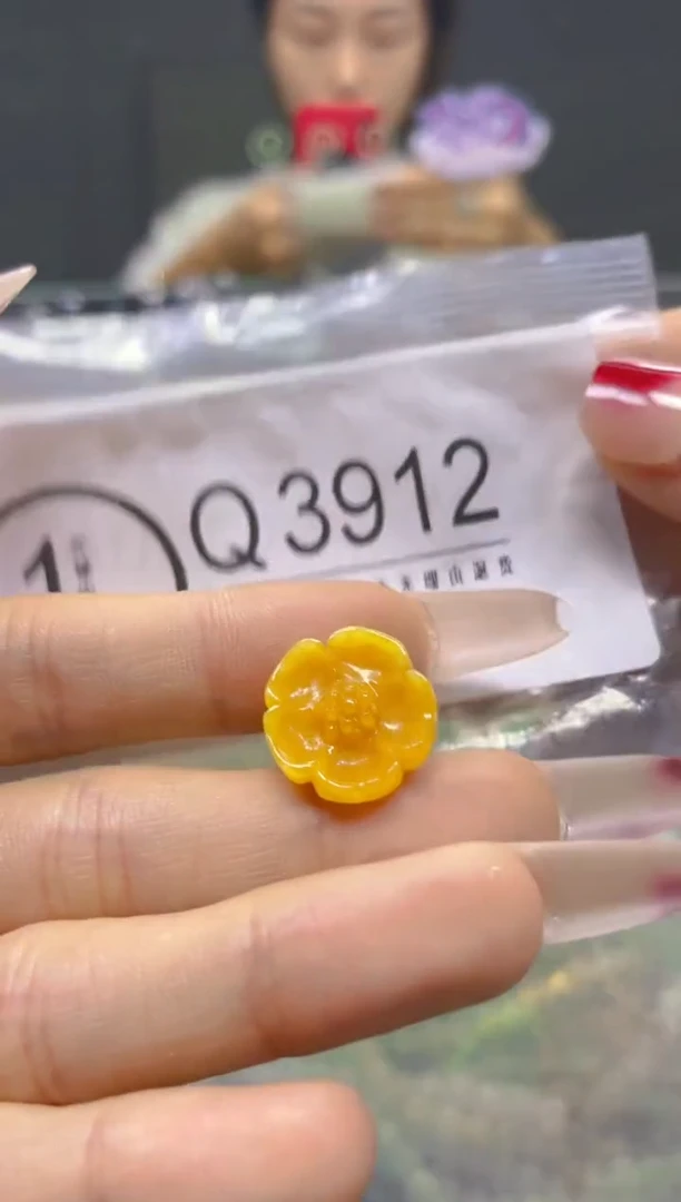 颈饰未镶嵌翡翠/Q/翡翠A货，一件也是批发价