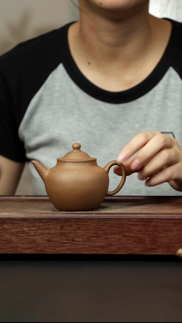 紫砂茶壶芝麻绿 笠帽水平