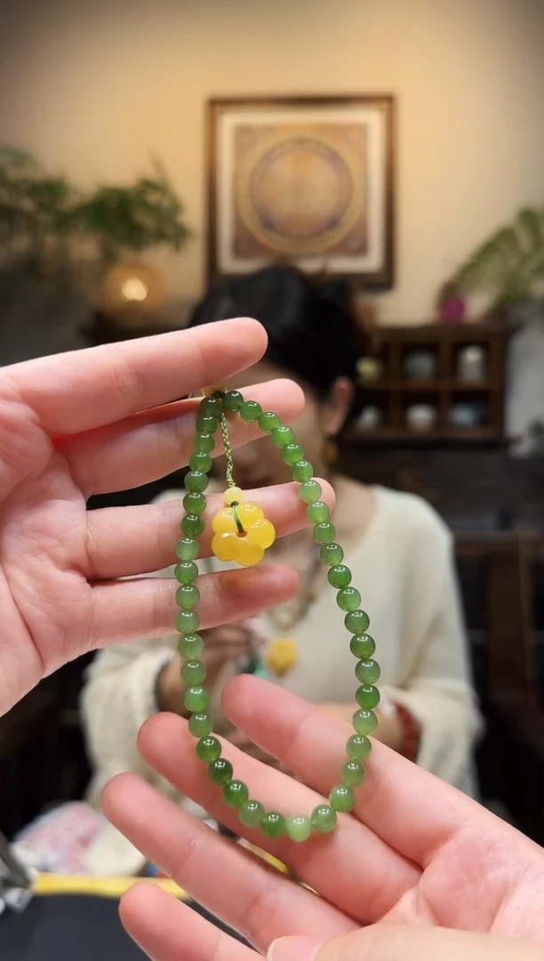 颈饰未镶嵌和田玉（碧玉）手机挂