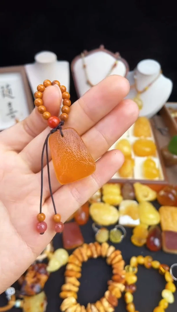未镶嵌琥珀珠宝奇石柒月