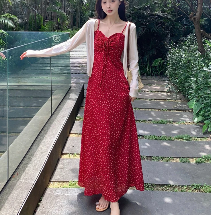 2025夏季新款法式气质吊带连衣裙女碎花遮肉显瘦胖MM大码红色长裙