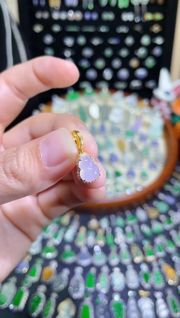 颈饰18K金镶嵌翡翠高冰粉紫葫芦提溜