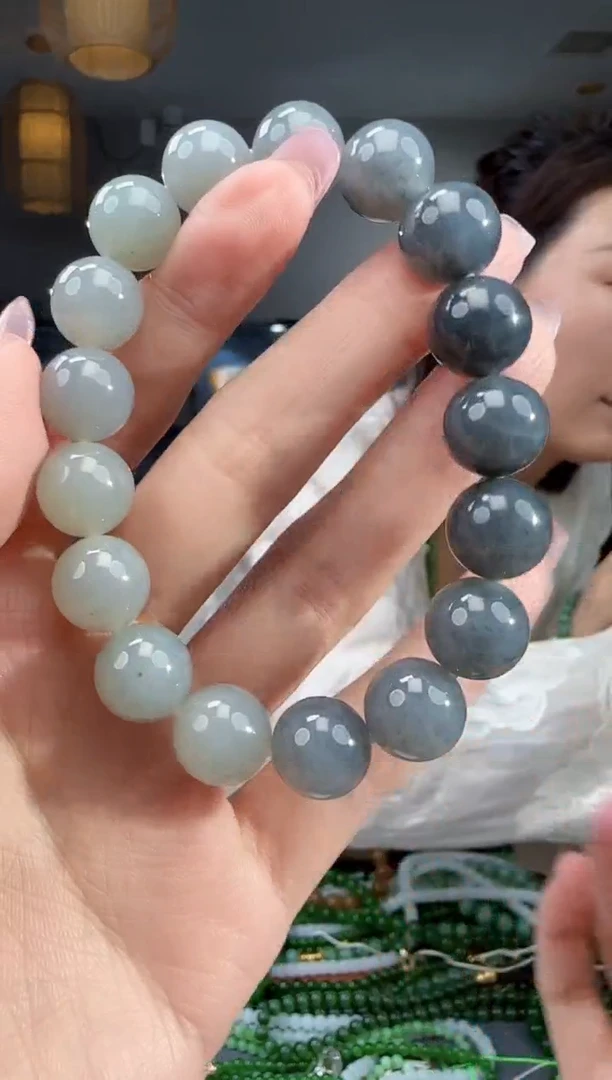 未镶嵌手链和田玉1