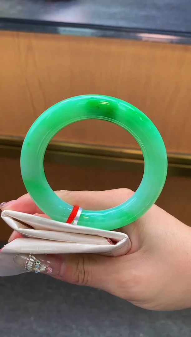 未镶嵌手镯翡翠-F133-圆条56-全款46.8万-定金2万