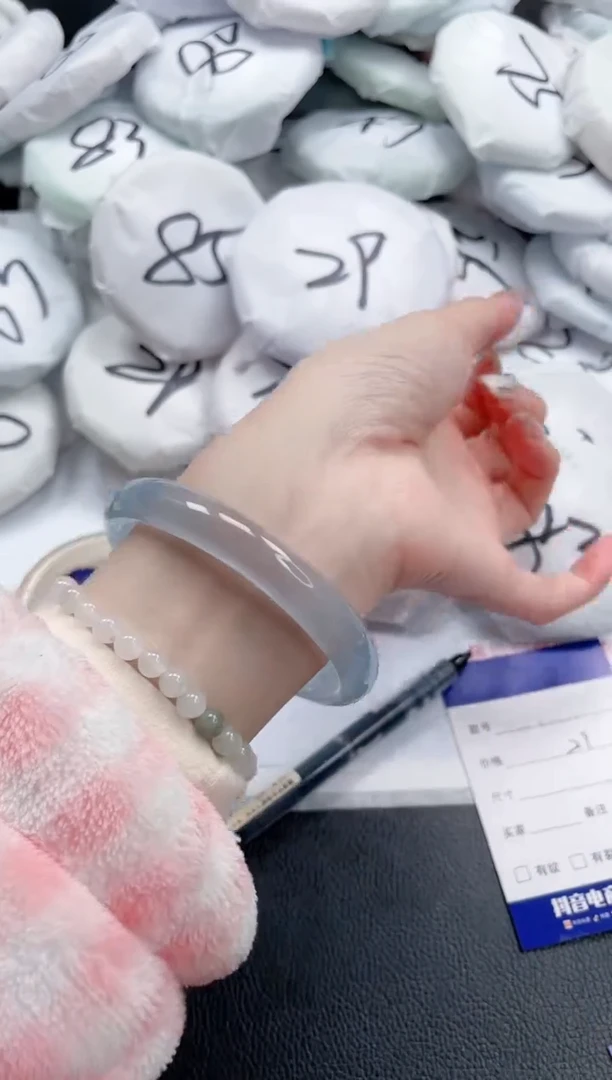 【闪购商品】石英质玉手镯未镶嵌25J11-63