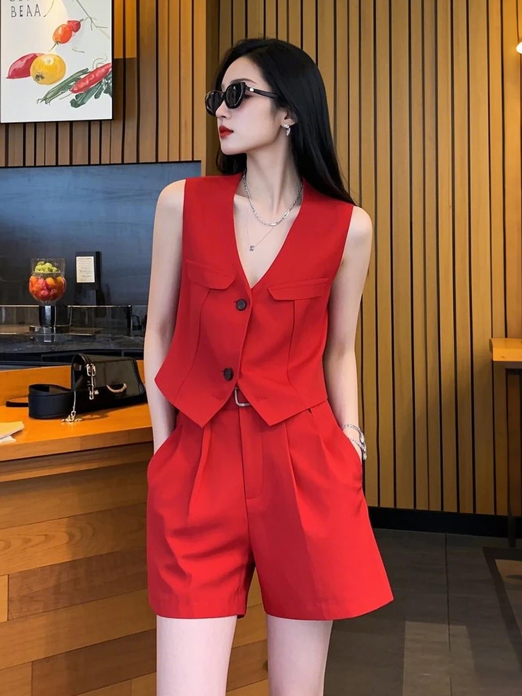 2025夏季新款一整套穿搭气质高级感时尚通勤风红色马甲短裤套装女