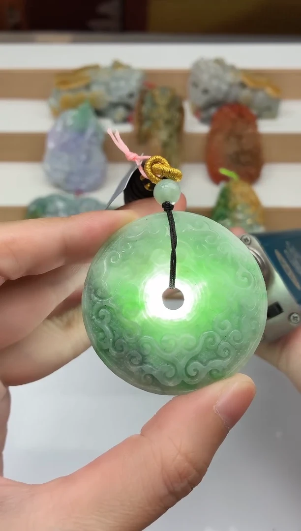 颈饰未镶嵌翡翠牌子